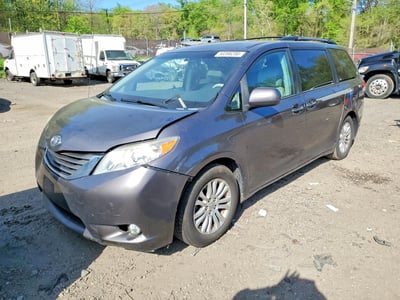 5TDYK3DC6CS****** 2012 Toyota Sienna