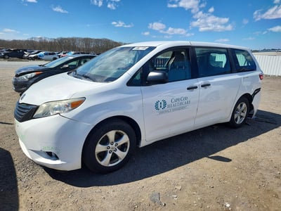 5TDZZ3DC7HS****** 2017 Toyota Sienna