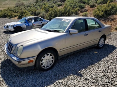WDBJF82H0XX****** 1999 Mercedes-Benz E-Class