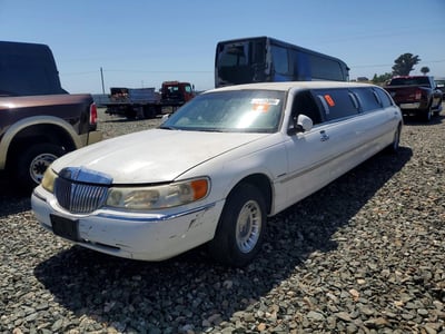 1L1FM81W81Y****** 2001 Lincoln Town Car