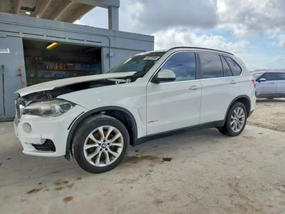 5UXKR2C59G0****** 2016 BMW X5