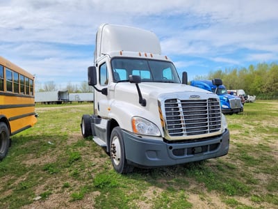 1FUBGEDV3GL****** 2016 Freightliner Cascadia 125
