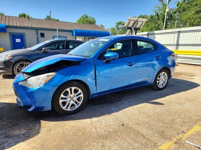 3MYDLBYV8JY****** 2018 Toyota Yaris