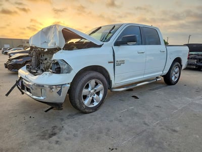 1C6RR6LT8KS****** 2019 RAM 1500