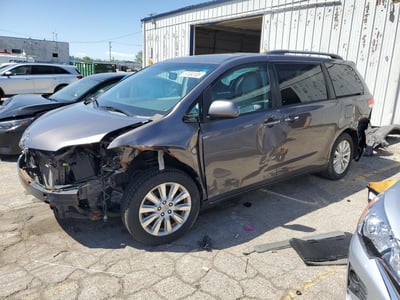 5TDDK3DC4BS****** 2011 Toyota Sienna