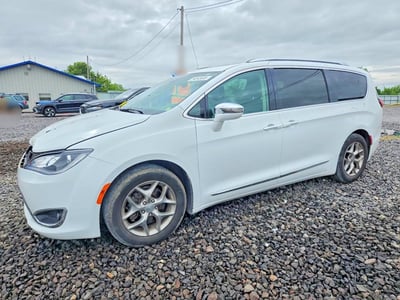 2C4RC1GG9JR****** 2018 Chrysler Pacifica
