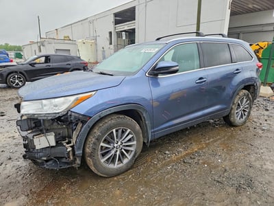 5TDJZRFH0HS****** 2017 Toyota Highlander