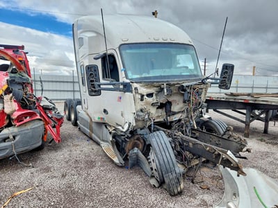 1XKYD49X8KJ****** 2019 Kenworth T680