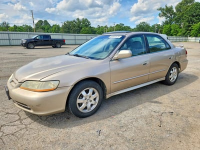 1HGCG56622A****** 2002 Honda Accord