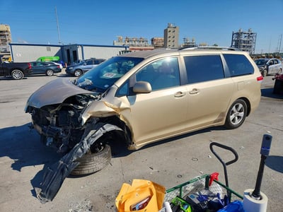 5TDKK3DC4BS****** 2011 Toyota Sienna