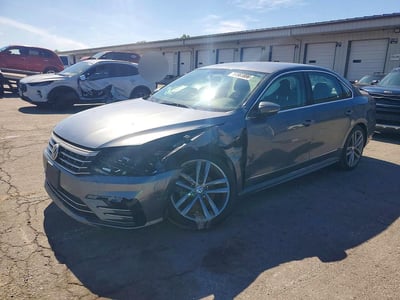 1VWDT7A30HC****** 2017 Volkswagen Passat