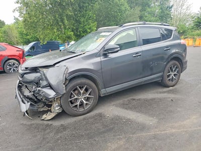 JTMJFREV5GJ****** 2016 Toyota RAV4