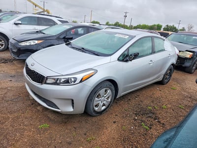 3KPFL4A77JE****** 2018 Kia Forte