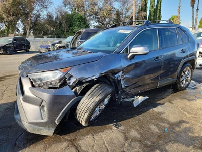 2T3C1RFV5MC****** 2021 Toyota RAV4