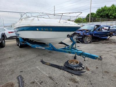 2000 Glastron Boat