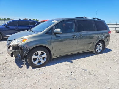 5TDKK3DC9BS****** 2011 Toyota Sienna