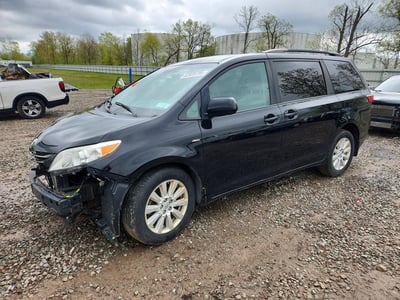 5TDJZ3DC7HS****** 2017 Toyota Sienna