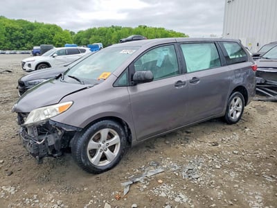 5TDZK3DC1FS****** 2015 Toyota Sienna