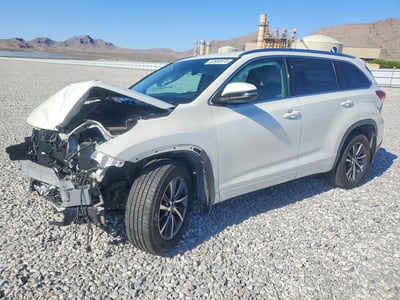 5TDJZRFH0HS****** 2017 Toyota Highlander