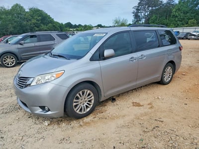 5TDYK3DC8FS****** 2015 Toyota Sienna