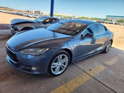 5YJSA1H11EF****** 2014 Tesla Model S