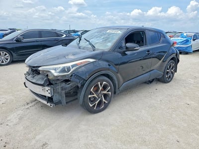 NMTKHMBX6JR****** 2018 Toyota C-HR