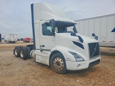 4V4WC9EG3RN****** 2024 Volvo VNR