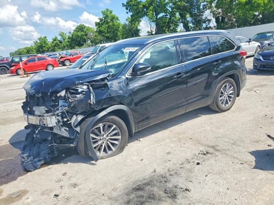 5TDJZRFH9HS****** 2017 Toyota Highlander