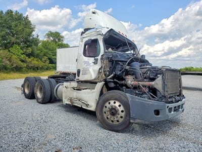 3AKJGEDR7KS****** 2019 Freightliner Cascadia 125