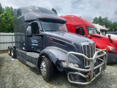 1XPBD49X8PD****** 2023 Peterbilt 579