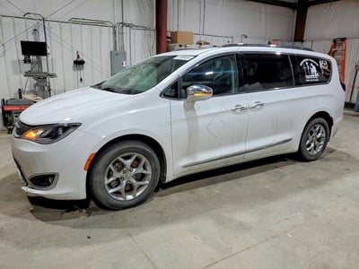2C4RC1GG8JR****** 2018 Chrysler Pacifica
