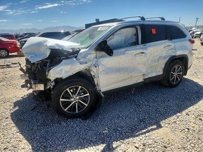 5TDJZRFH8KS****** 2019 Toyota Highlander