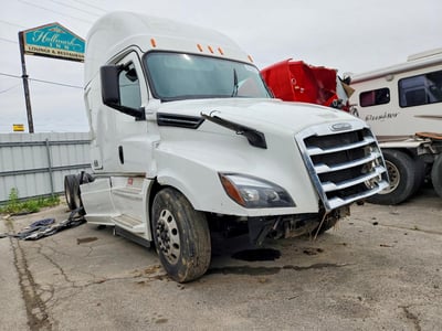 3AKJHHDR1LS****** 2020 Freightliner Cascadia 126