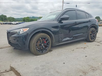 ZASFAKPN6J7****** 2018 Alfa Romeo Stelvio