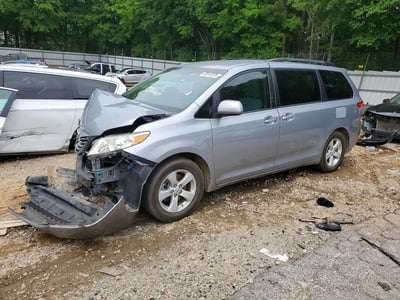 5TDKK3DCXBS****** 2011 Toyota Sienna
