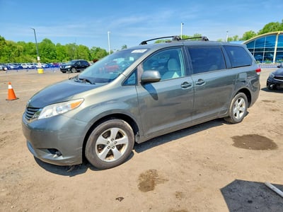 5TDKA3DC1CS****** 2012 Toyota Sienna