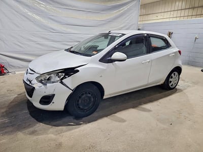 JM1DE1KY7E0****** 2014 Mazda 2