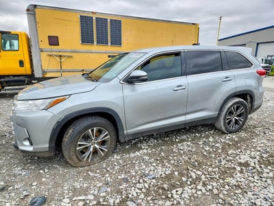 5TDZZRFH7KS****** 2019 Toyota Highlander