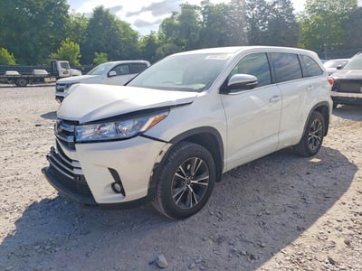 5TDBZRFH0JS****** 2018 Toyota Highlander