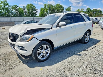 4JGDA5HBXFA****** 2015 Mercedes-Benz M-Class