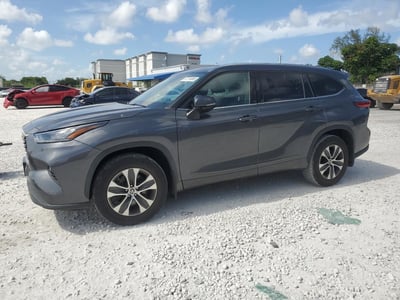 5TDGZRBH9LS****** 2020 Toyota Highlander