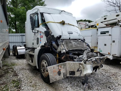 1FUJBBBG83L****** 2003 Freightliner ST120