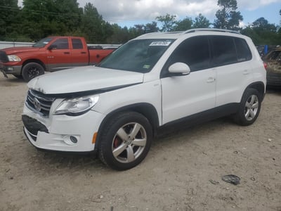 WVGBV7AX2AW****** 2010 Volkswagen Tiguan
