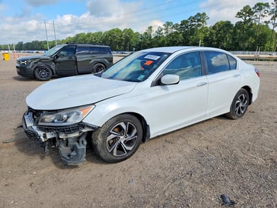 1HGCR2F31HA****** 2017 Honda Accord
