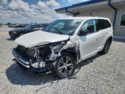 5TDZZRFH6JS****** 2018 Toyota Highlander