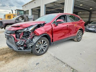 JTEAAAAH0PJ****** 2023 Toyota Venza