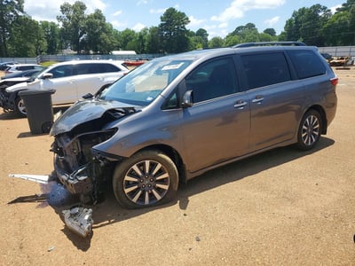5TDYZ3DC5JS****** 2018 Toyota Sienna