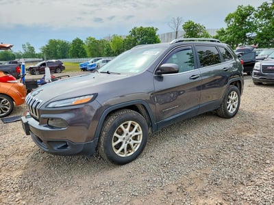 1C4PJMCS2GW****** 2016 Jeep Cherokee