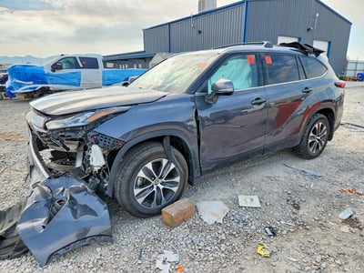 5TDGZRBH8LS****** 2020 Toyota Highlander