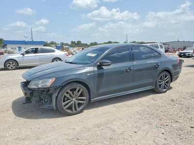 1VWAA7A39JC****** 2018 Volkswagen Passat